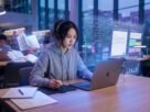 Melhores IAs para estudar em 2026 com estudante usando inteligência artificial